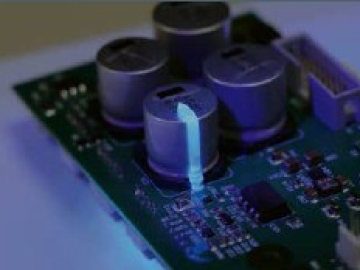 Lichth&auml;rtende Klebstoffe von Dymax sichern kritische Komponenten auf Leiterplatten